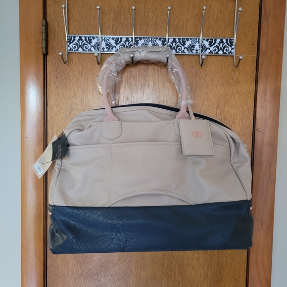 Caboodles NWT Beige & Black Weekender Travel Bag | Carry-On Overnight Tote - Picture 4 of 9